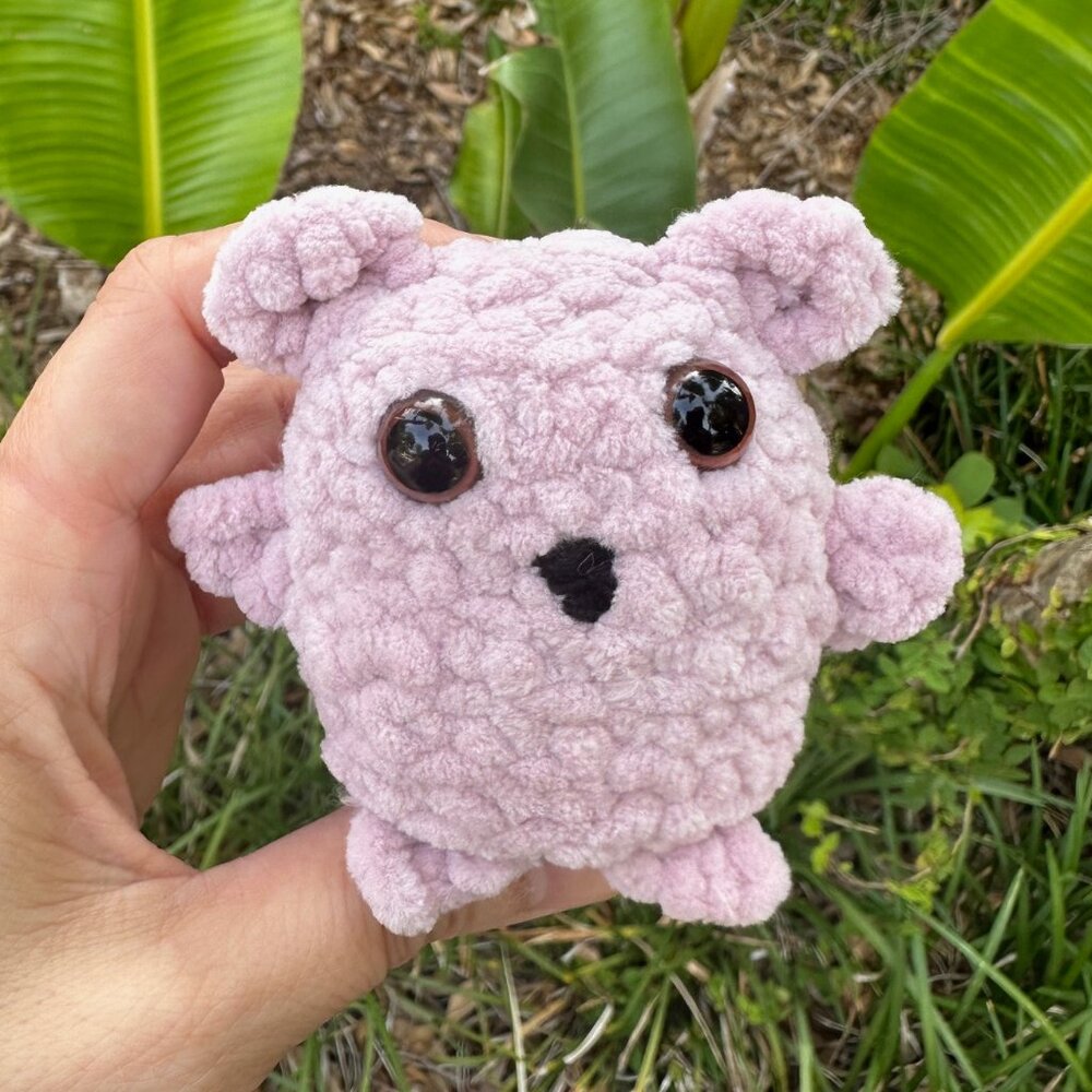 Crochet Cute Gummy Bear Figurine, Pink Rose Plushie Gummy Bear Toy